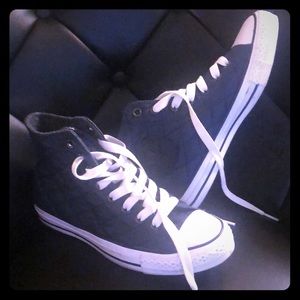 Puffer hi top chucks!